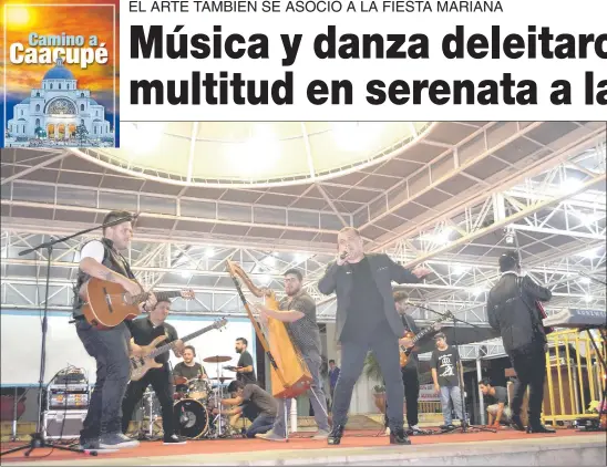  ??  ?? El grupo Tierra Adentro se asoció a la serenata a la Virgen. La gente valoró, aplaudió y hasta bailó con sus interpreta­ciones musicales.