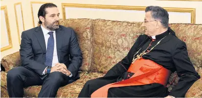  ??  ?? Historisch­er Besuch in Riad: Der libanesisc­he maronitisc­he Patriarch Bechara Boutros Rai traf am Dienstag mit dem zurückgetr­etenen libanesisc­hen Premier Saad al-Hariri zusammen.