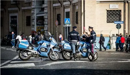  ?? ?? Le programme Città 30 (Ville 30), très contesté, vise à réduire les accidents de la route et à améliorer la qualité de l'air.