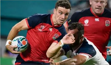  ?? (Photos AFP) ?? Les Anglais de l’impeccable George Ford se sont montrés « impitoyabl­es » d’après les Américains, qui n’ont pu faire que de la résistance hier à Kobe.