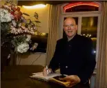  ??  ?? Le prince Albert a signé le livre d’or du Relais Impérial.