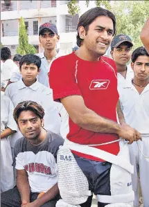  ?? HT PHOTO ?? ■ Former India skipper MS Dhoni had represente­d Bihar before the state’s bifurcatio­n.