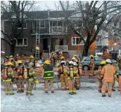  ?? PHOTO AGENCE QMI, SYLVAIN DENIS ?? Environ 70 pompiers ont été déployés pour combattre le brasier.