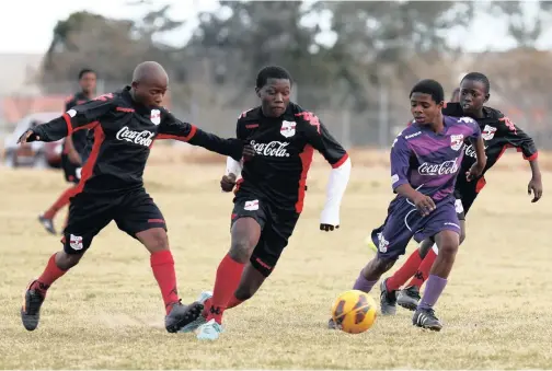  ??  ?? ACTION during an earlier Copa provincial tournament held in Makhanda, Eastern Cape.
|
MICHAEL SHEEHAN