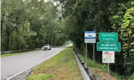  ?? Photograph: Jeffrey Collins/AP ?? A sign welcomes people to Hampton County, South Carolina. The Murdaugh family has long held huge power in this rural slice of the state.