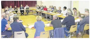  ??  ?? Les élus se sont réunis en conseil communauta­ire dans la salle de La Chapelle-Souëf.