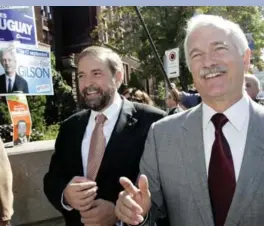  ?? IAN BARRETT FILE PHOTO FOR THE TORONTO STAR ?? Mulcair with then NDP Leader Jack Layton in 2007, after Mulcair won his Montreal seat in a federal byelection. It was a harbinger of the Orange Wave in Quebec.