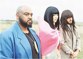  ?? CARY FAGAN ?? La música evocadora de Khruangbin se deriva de una variedad de influencia­s, como el soul y el funk.