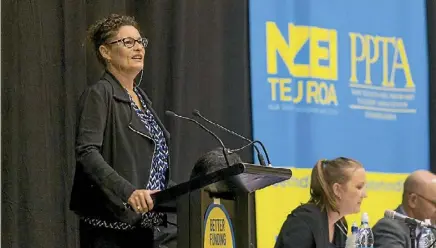  ?? SIMON O’CONNOR / FAIRFAX NZ ?? PPTA president Angela Roberts addresses a large crowd of teacher union members.