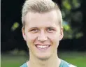  ?? BILD: MARTIN REMMERS ?? War Teil des eFootball-Quintetts vom VfL: Angreifer Janek de Buhr