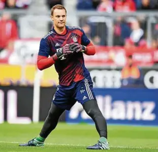  ??  ?? Bayern-Torwart Manuel Neuer fehlt heute beim Spiel auf Schalke. Erst vor dreieinhal­b Wochen hatte er sein Comeback gefeiert. Foto: Sebastian Widmann/Getty Images