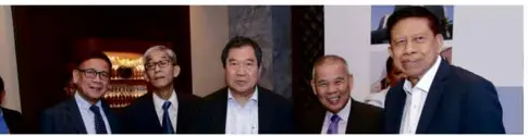  ??  ?? (L - R) Mr. Danny Reyes, Mr. Manuel H. Lopez, JG Summit Holdings Inc. Chairman Mr. James Go, Developmen­t Bank of the Philippine­s First Vice President Mr. Roxann Morales, and Hi-cool Engineerin­g Corporatio­n Chairman and CEO Engr. Conrado P. Acedillo Sr.