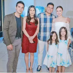  ??  ?? Diana and Andy with Quezon City Rep. Alfred Vargas and wife Jasmine Espiritu and daughters Alexandra and Aryana