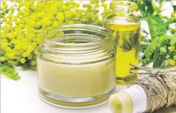  ??  ?? VEGETALES. No hay que confundir con los aceites esenciales, que son los que se usan para aromaterap­ia.