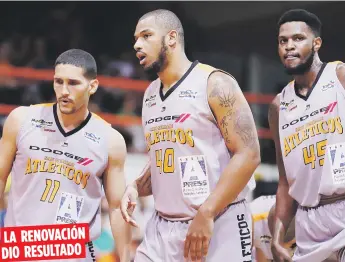  ??  ?? LA RENOVACIÓN DIO RESULTADO Nuevas caras como Isaac Sosa (11) y los refuerzos Justin Keenan (40) y Devin Ebanks (45) fueron parte del éxito de los Atléticos de San Germán esta temporada.