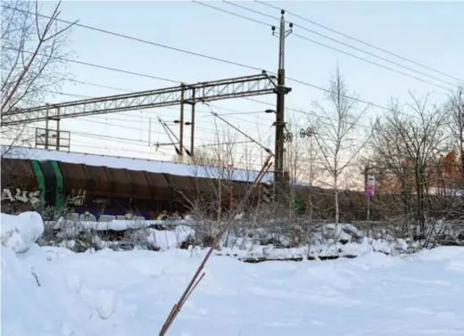  ?? FOTO: FRIDA BROOKE ?? SPÅRADE UR I HÄGGVIK. Godståget förstörde två kilometer räls.