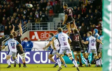  ?? (Photos Dominique Leriche) ?? Les Toulonnais ont survolé les débats pendant  minutes face à des Montpellié­rains qui ont eu le mérite de jouer jusqu’au bout.