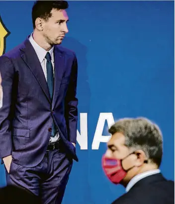  ?? XAVIER CERVERA ?? Leo Messi i Joan Laporta durant l’acte de comiat d’ahir