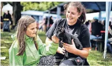  ?? RP-ARCHIVFOTO: STEPHAN KÖHLEN ?? Beim Sommerfest des Tierheims Hilden können die Besucher einmal hinter die Kulissen schauen.