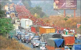  ?? PTI PHOTO ?? Protesters led by the All India Kisan Sabha march from Nashik to Mumbai demanding a loan waiver among other things in Mumbai on Sunday.