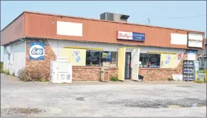  ?? SHARON MONTGOMERY-DUPE/CAPE BRETON POST ?? A new Robin’s Donuts will be located in Dolly’s convenienc­e Store on Emerald Street in New Waterford. Businessma­n Duke Fraser confirmed he is in the process of purchasing the store to renovate into a coffee shop and drive-thru.