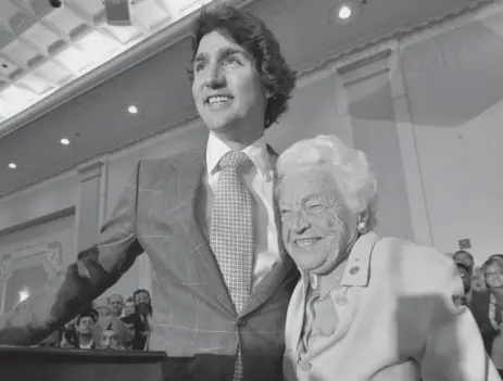  ?? MIKE CASSESE/REUTERS ?? Mississaug­a Mayor Hazel McCallion tells the audience on Thursday night that Justin Trudeau is a “great young man with a great future.”