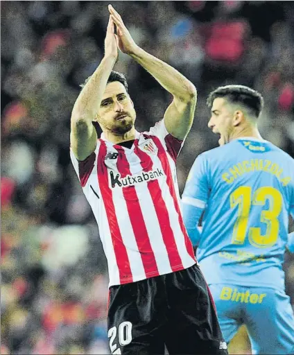  ?? FOTO: JUAN ECHEVERRÍA ?? Celebració­n sin gol Aritz Aduriz no pudo marcar un tantp ante la UD Las Palmas para festejar ayer su 37 cumpleaños