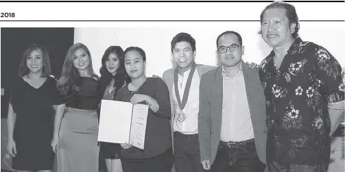  ??  ?? The Good Son cast, represente­d by Ronnie Lazaro, Alexa Ilacad, Loisa Andalio and Nash Aguas, wins Best Ensemble Acting award