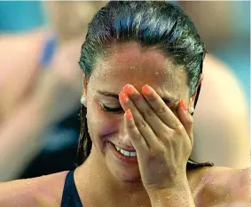  ??  ?? Le lacrime della nuotatrice Simona Quadarella, 18 anni, dopo la conquista del bronzo nei 1.500 metri