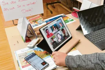  ?? Foto: Bernhard Weizenegge­r (Symbolbild) ?? Die Schulen können weiter das Programm Teams nutzen.