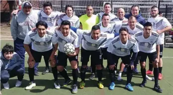  ?? /CORTESÍA ?? Causa FC se mantiene en la pelea en el grupo “A” del campeonato de la R&B Soccer League.