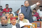  ?? HT PHOTOS ?? Indian National Lok Dal MLA Abhay Singh Chautala making a point in the Vidhan Sabha on Wednesday; and (left) home minister Anil Vij.