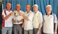  ?? Picture Anthony Macmillan ?? The Stewart Cup balloted pairs competitio­n trophy was presented by new presidents Allan MacDonald, Centre.