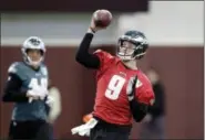  ?? ERIC GAY - THE ASSOCIATED PRESS ?? Philadelph­ia Eagles quarterbac­k Nick Foles (9) throws during a practice for the NFL Super Bowl 52football game Friday, Feb. 2, 2018, in Minneapoli­s. Philadelph­ia is scheduled to face the New England Patriots Sunday.