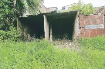  ?? FOTO: EL HERALDO ?? La estructura permanece abandonada desde hace varios años. Temen por criadero de zancudos.