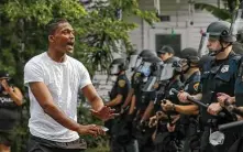  ?? Godofredo A. Vásquez / Staff file photo ?? A review of investigat­ion reports shows that police forces across the U.S. mishandled Black Lives Matter protests.