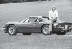  ?? Foto: Sven Simon, Imago ?? War früher alles besser? Und der Sport weniger protzig? Das Bild von Günter Netzer 1971 vor seinem Ferrari Dino 246 GT lässt da zweifeln.