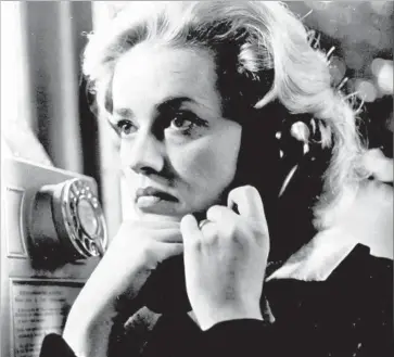  ?? Rialto Pictures ?? JEANNE MOREAU stars as Florence Carala in director Louis Malle’s 1958 film “Elevator to the Gallows.”