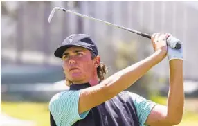  ?? HAYNE PALMOUR IV FOR THE U-T ?? San Pasqual High’s Connor Williams is one of the top junior golfers in the county, but he would rather play with his Golden Eagle teammates and hopes to win CIF.