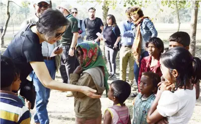  ??  ?? Yanghee Lee, the UN’s Special Rapporteur on the situation of human rights in Myanmar, visits a Rohingya camp in Bangladesh’s Cox’s Bazar on Saturday. (AFP)