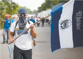  ??  ?? Según la Oficina de Aduanas y Protección Fronteriza de Estados Unidos, sólo en febrero se registraro­n 9 mil encuentros de salvadoreñ­os que intentaron cruzar a ese país ilegalment­e.