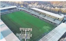  ?? FOTO: LEHMANN ?? Die neue Stahlrohr-Tribüne in der Ursapharm-Arena steht, kann aber frühestens im Heimspiel gegen den FCK in Betrieb genommen werden.