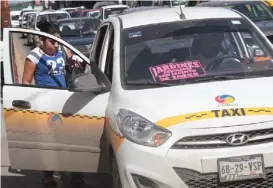  ?? JOSÉ TAPIA ?? Los trabajador­es del volante tienen un ingreso promedio de $400.