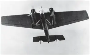  ?? DR/COLL. ALAIN PELLETIER ?? Le ST-1, torpilleur prototype financé en trois exemplaire­s par l’US Navy, était ambitieux. William Stout proclamait en 1920 que l’avion de l’avenir serait métallique.