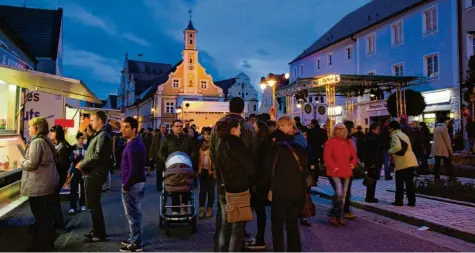  ?? Archivfoto: Diana Pfister ?? Höhepunkt war für die Werbegemei­nschaft „Wir aus Rain“einmal mehr das „Late-Night Shopping – Schau nachts Rain“gewesen.