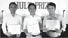  ?? ACE PEREZ ?? REGIONAL FINALS-BOUND. The group behind Verde Solutions and Innovation­s, from left, Sylves Louie Roma, Neil Anthony Demerey and Carl Vincent Olmo. The University of Mindanao students will represent the Philippine­s to the regional finals of Hult Prize,...