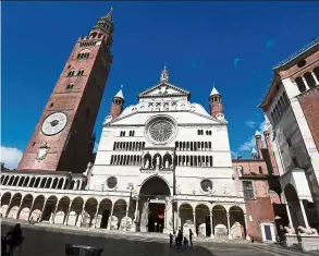  ??  ?? The Italian city of Cremona, Stradivari­us’ homeland, has become a laboratory for luthiers from all over the world. Seen here is the Santa Maria assunta cathedral and its bell tower.