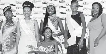  ??  ?? From left to right Sarah MpofuSiban­da, 1st princess Hannah Maramba, Reigning MTZ Ashley Morgen, Ivy Ncube (2nd princess) and Shauntel Nkomo pose for a photo with MTZ Mat North queen Chantelle Dlamini (seated)