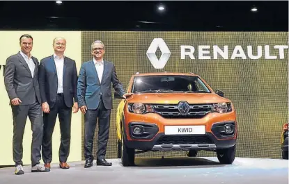  ??  ?? Presentaci­ón. El modelo Kwid de Renault, que llegará a la Argentina desde la fábrica de Curitiba, en Brasil.