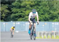  ?? SOFIE BRANDT/HARTFORD COURANT ?? Ben Stokes, 16, of Norwalk, leads the 15-18 race at the season finale of the Connecticu­t Cycling Advancemen­t Program’s criterium series at Rentschler Field last week.